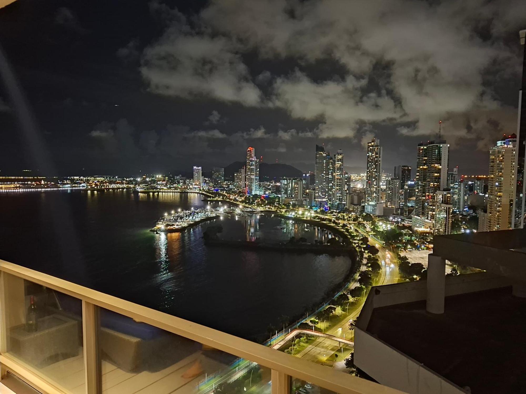 Yc 3602 L Apartamento 2Br En Av Balboa Panama City Eksteriør billede